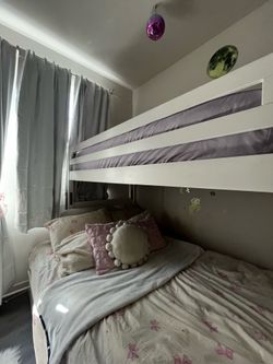Bunk bed full + Twin
