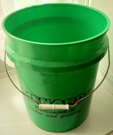 Menards 5-Gallon Green Bucket - New