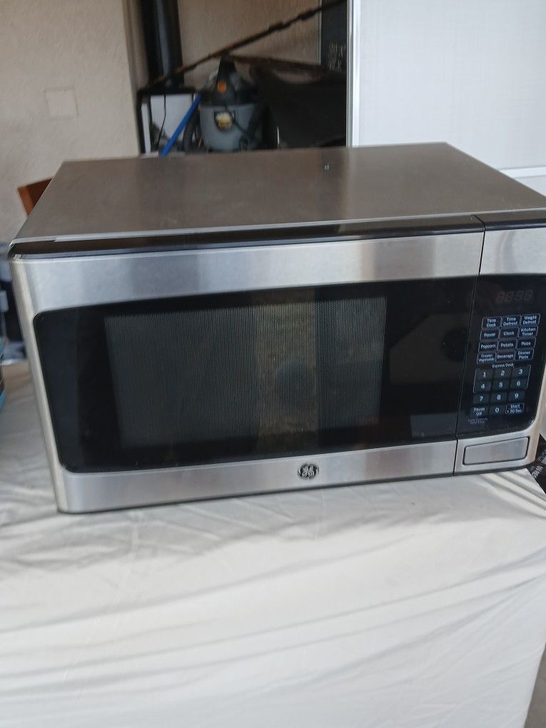 G/E Stainless Amd Black Microwave