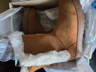 Women's Boots Size 9 New