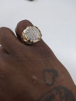 Gold diamond ring ..real 10k