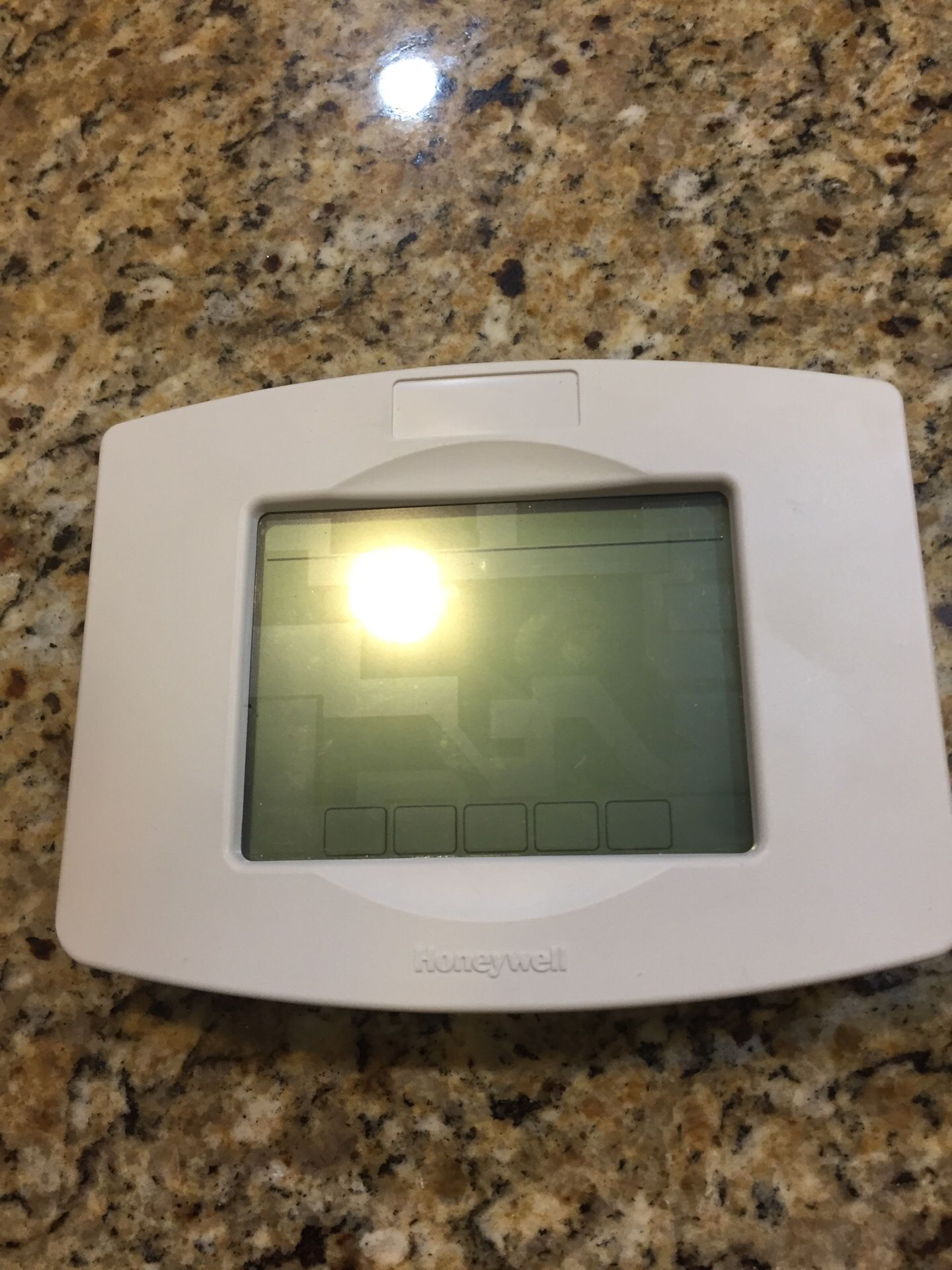 Honeywell TH8320ZW1000 7-day programmable thermostat