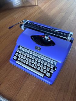 Royal Classic Manual Typewriter