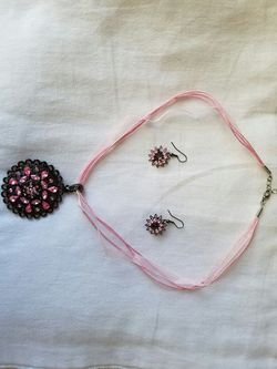 pink necklace with earings