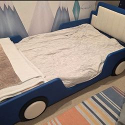 Kids Twin Race Car Platform Bed