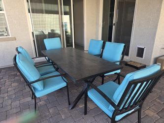 Patio Table and 6 Chairs