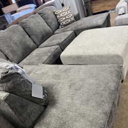 Beautiful Stunning Nice Sectional!