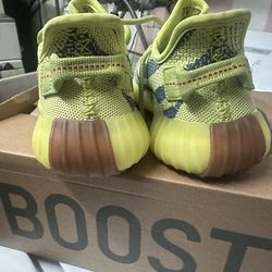 YEEZY 350 BOOST SEMI FROZEN