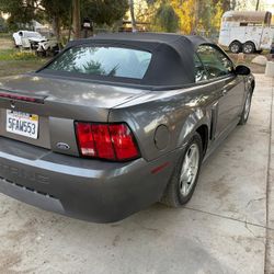 2004 Ford Mustang