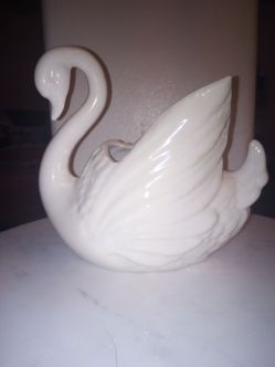 Vintage swan planter