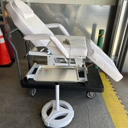 Motorized aesthetician Chair