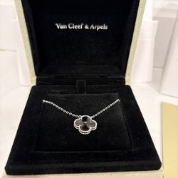 *BEST OFFER* Van Cleef Necklace