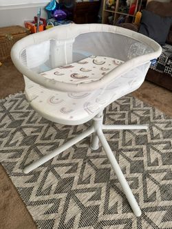Halo BassiNest Swivel Sleeper 3.0 Bassinet