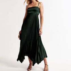  The A&F Giselle Clasp-Back Pleated Midi Dres