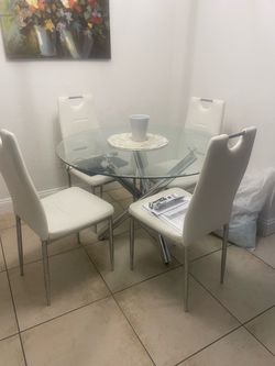 White and chrome dining set