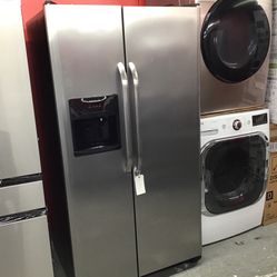 Whirlpool 25 Cu Ft Black And Stainless Steel Side By Side Fridge. 1 Year Warranty 