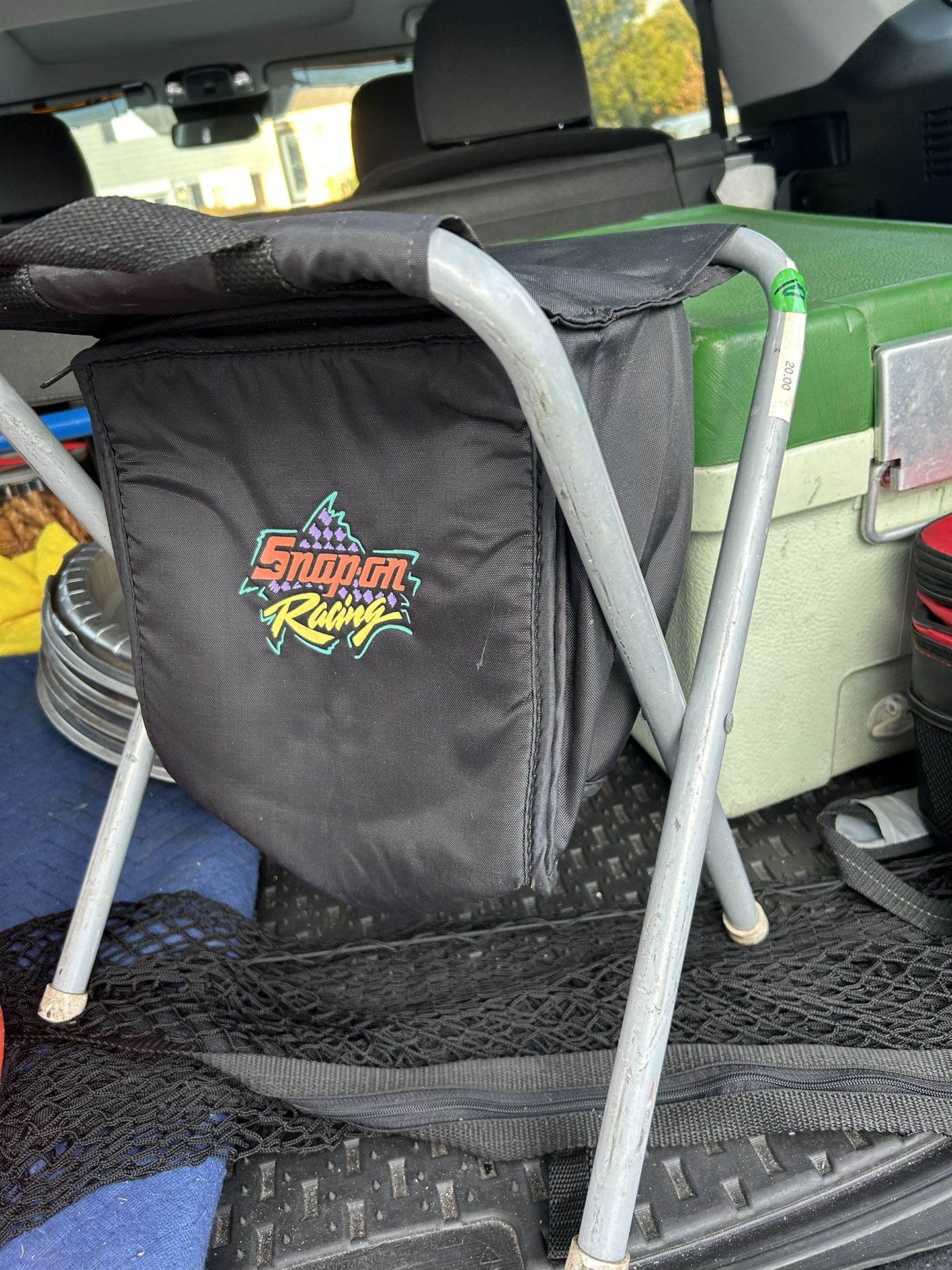 Cooler/seat