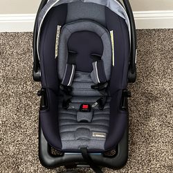 Safety 1st Monbebe Infant Car Seat w/ Base – Clean