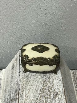 Vintage Ornate Footed Jewelry Trinket Box Hollywood Regency Non Magnetic Red Velvet