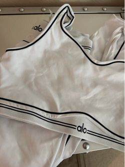 ALO SET • BRA (L) LEGGINGS (M)