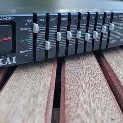 AKAI EA-A1 GRAPHIC EQUILIZER. pick up only