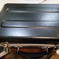 Black Plastic Matte Clarinet Case with Molded Interior and Latches