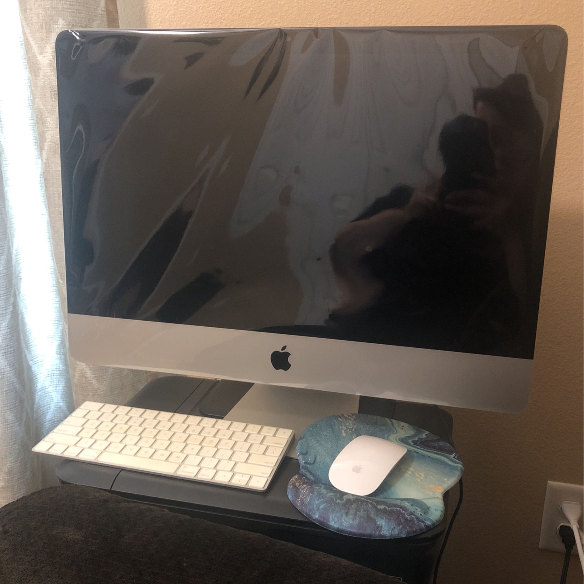 Apple 21.5” iMac
