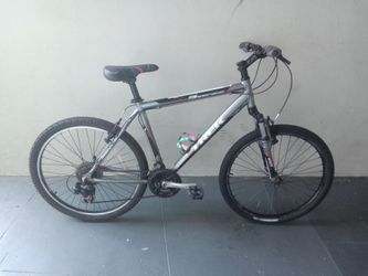 BICYCLE TREK 21 SPEED SIZE 26 BRAND NEW