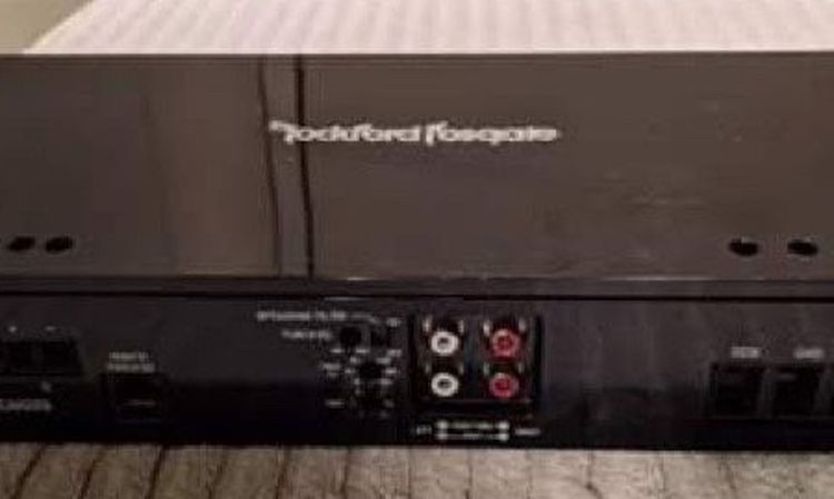 Car Amp /Punch P1000.1bd/ 1000Watts rms