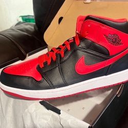 Size 13 Jordan 1s DS $110