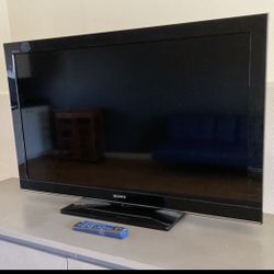 40” Sony Bravia LCD Flatscreen TV With Remote 1080p