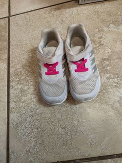 Girls shoes