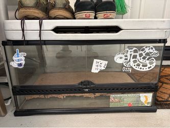 Reptile cages/equipment