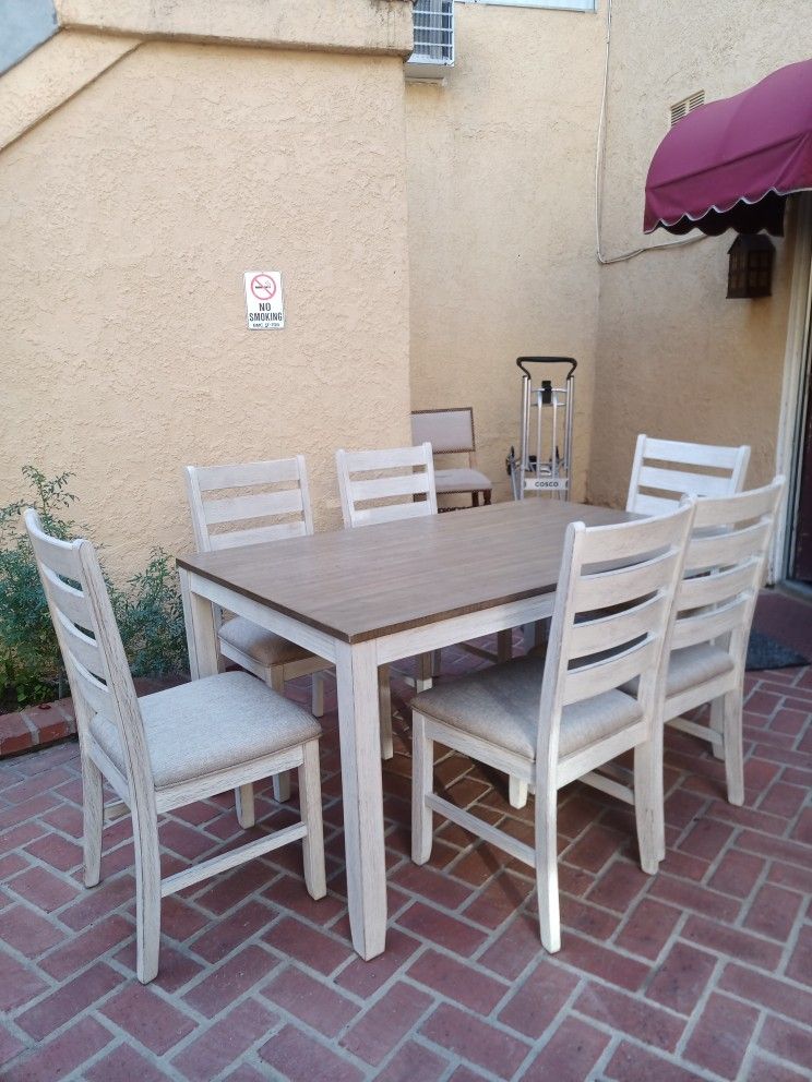 DINING ROOM TABLE SET 4 CHAIRS