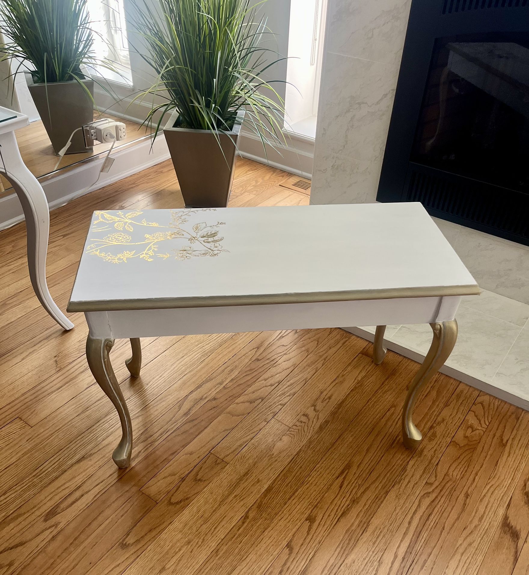 BEAUTIFUL SHABBY CHIC BENCH WITH STORAGE