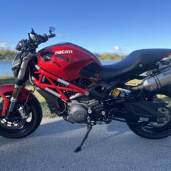 2012 Ducati Monster 696