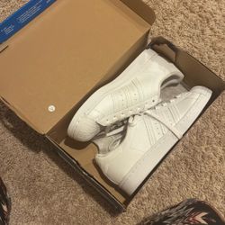Adidas Woman’s Size 9 