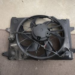 1999-02 Lincoln Town Car Radiator Fan
