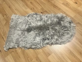 Fur rug 