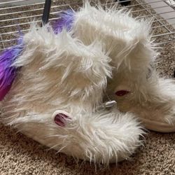 Justice White Unicorn Slippers Size 6/7