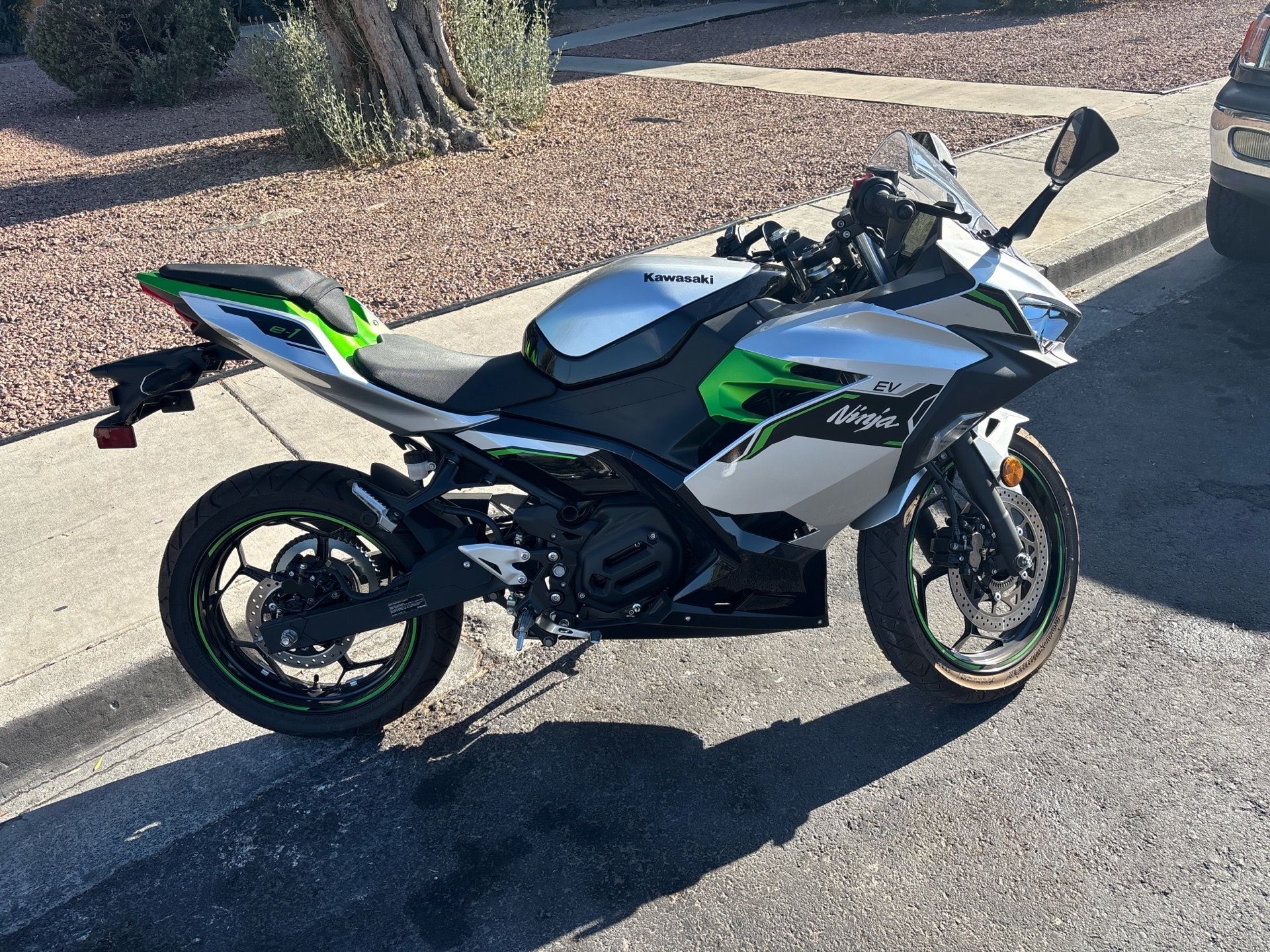 BRAND NEW KAWASAKI NINJA E1