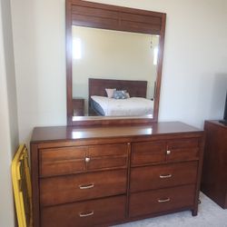 Bedroom Furniture Set