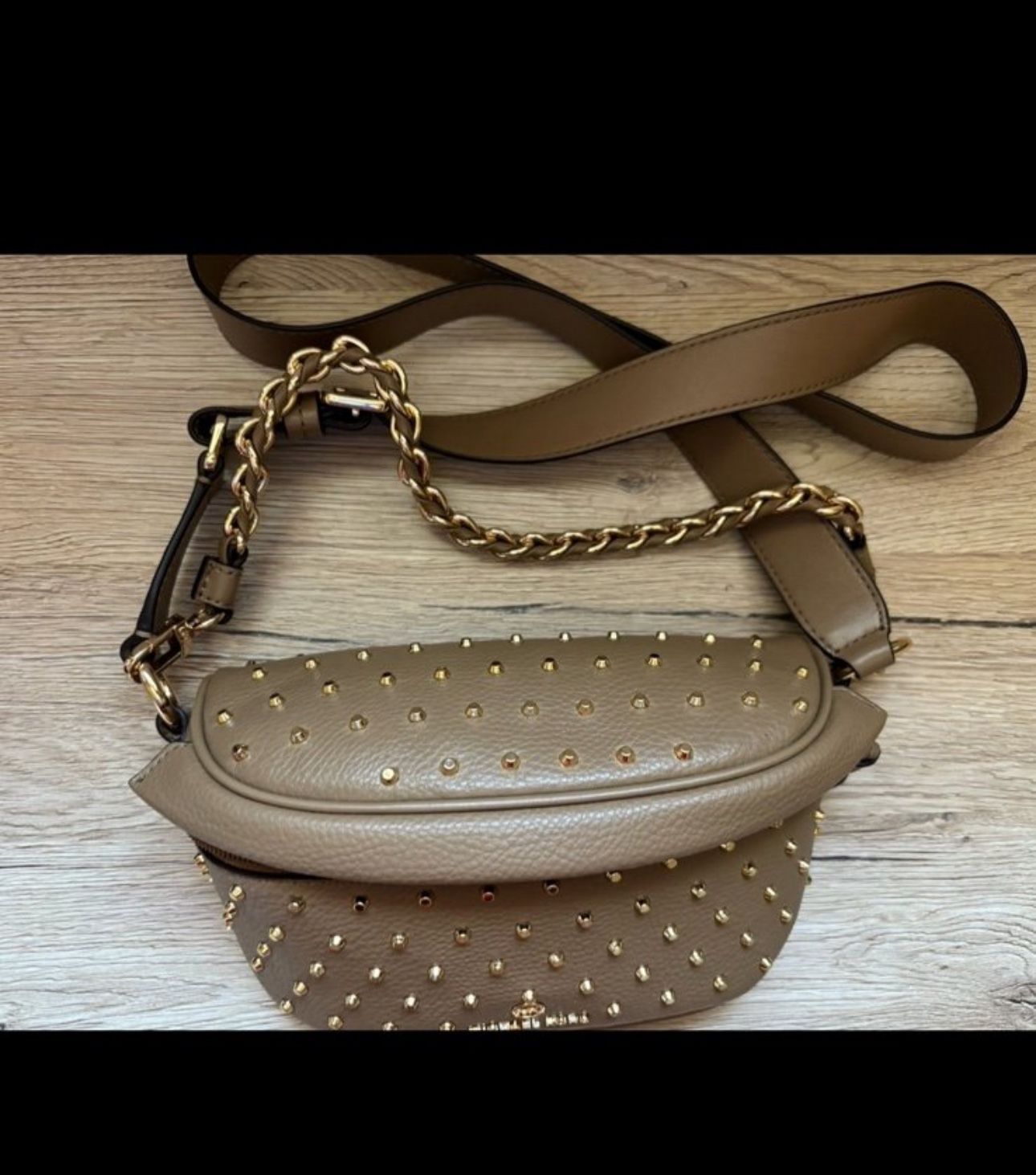 Brand new no tags Michal Kors Slater Husk messenger sling