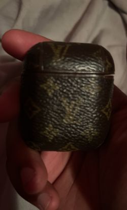 Airpod Case(dirty Condition)