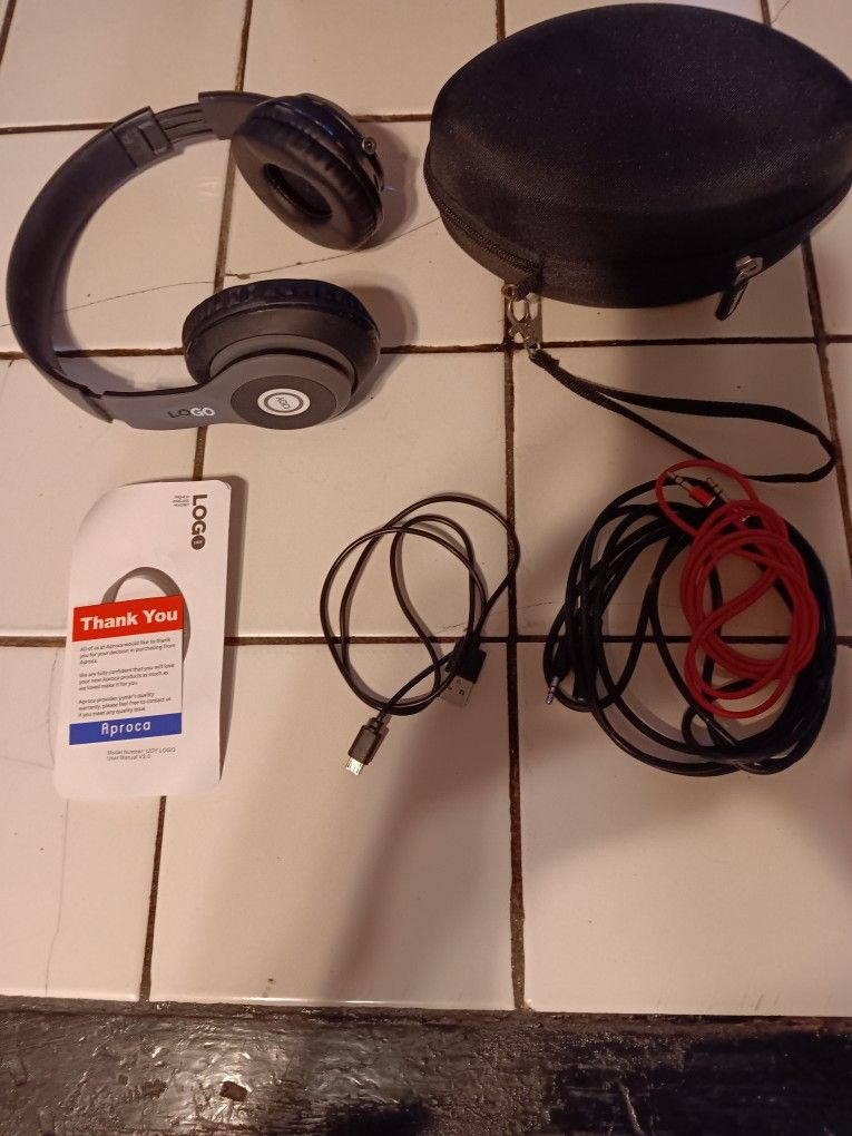 Logo Wireless Headphones W Case
