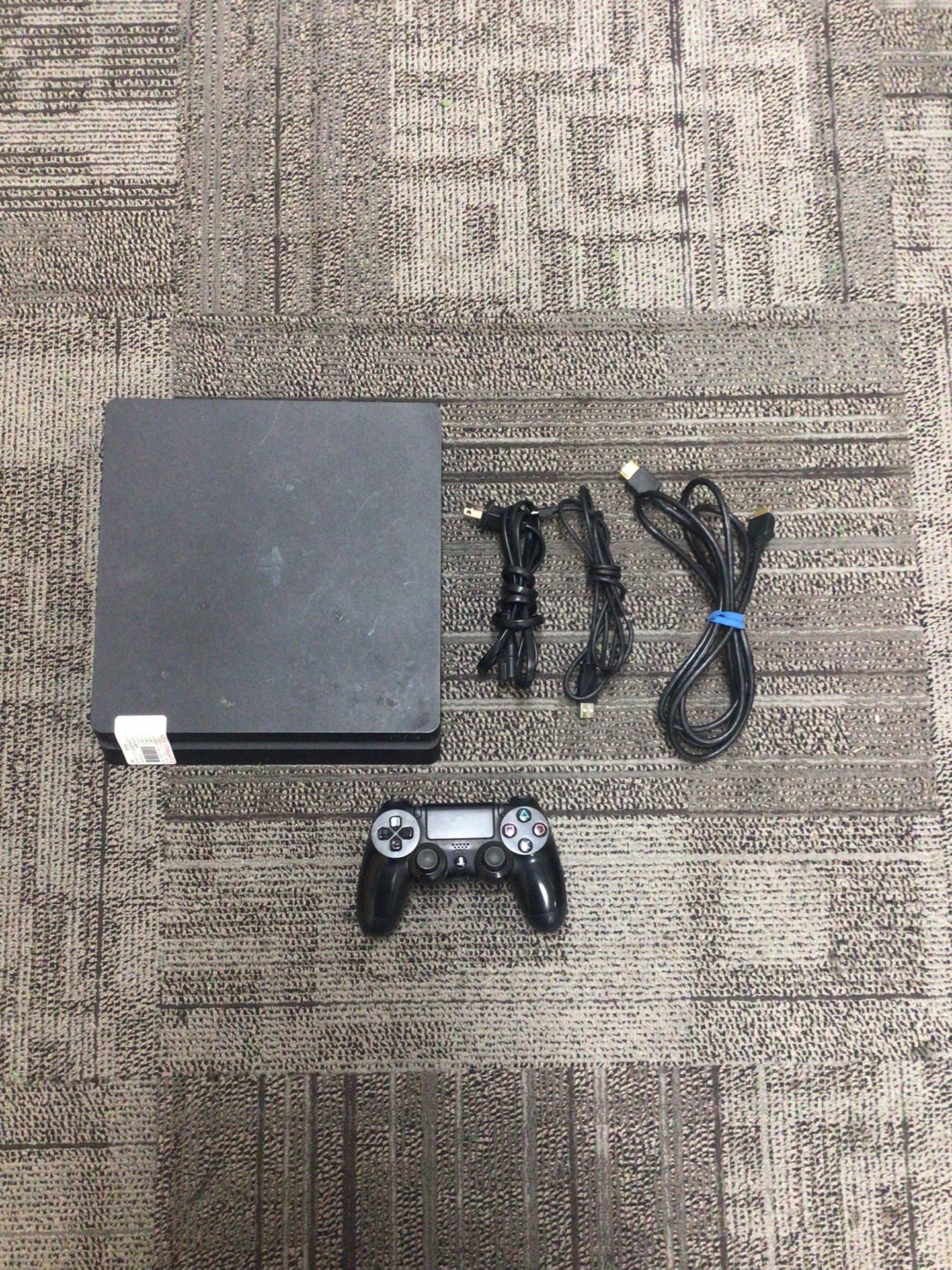 PlayStation 4 Slim 1TB