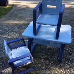 Little Tykes Blue Desk / 2 Chairs