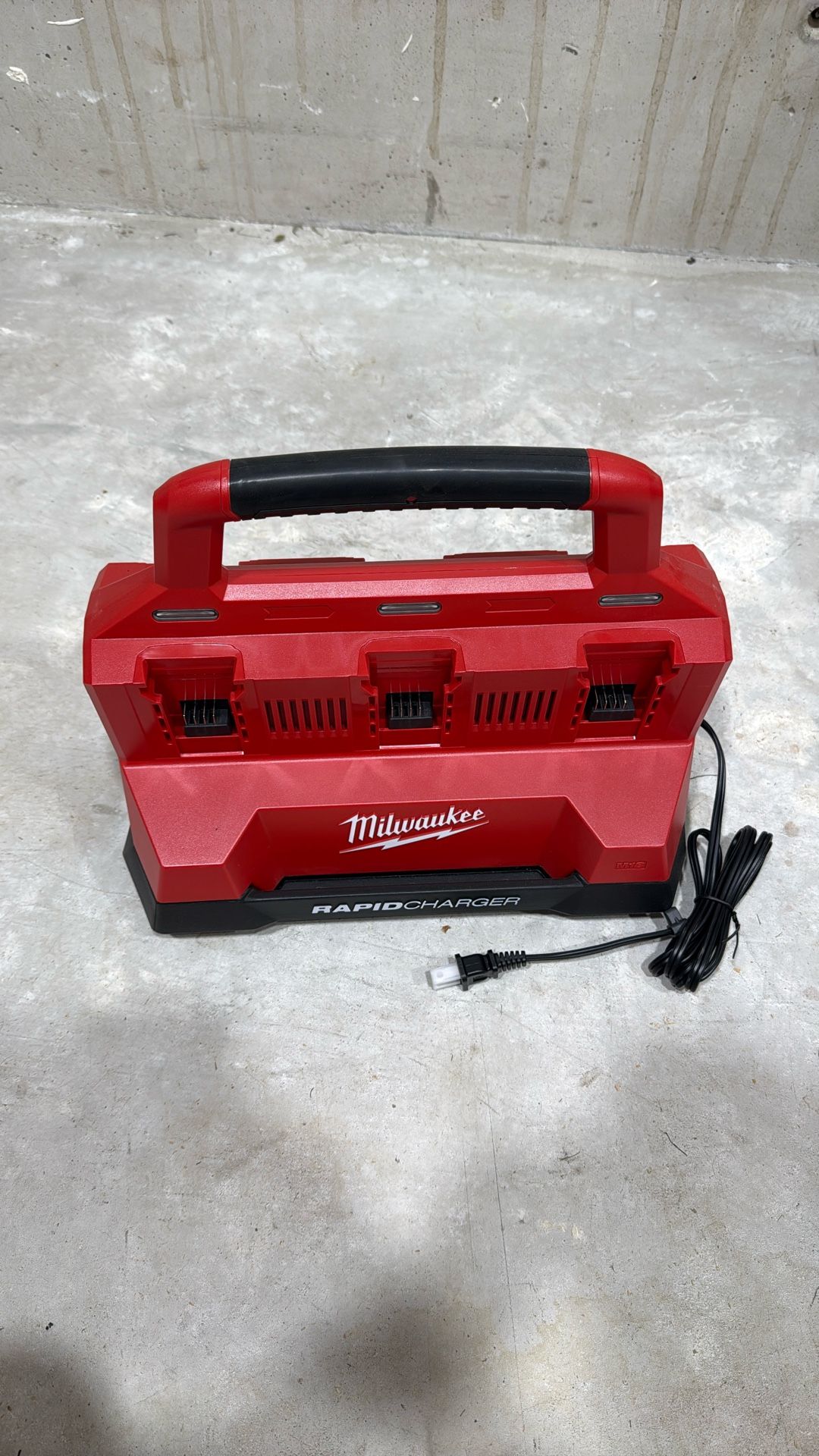 Milwaukee M18 6 Pack Rapid Charger