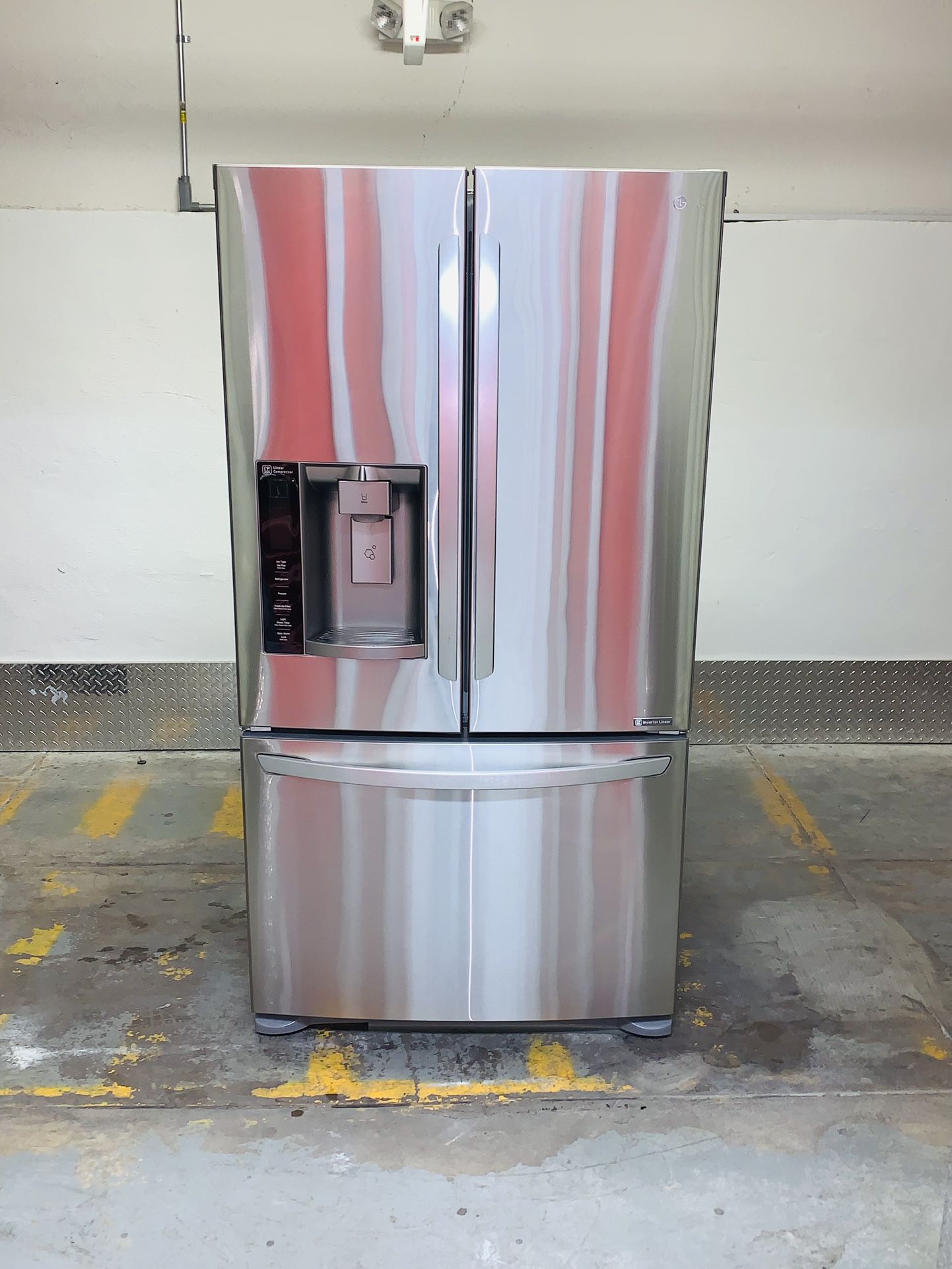 LG refrigerator 36X69X29 stainless steel in very perfect condition a receipt for 90 days warranty