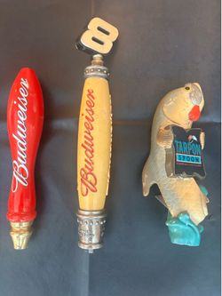 3 beer tap handles